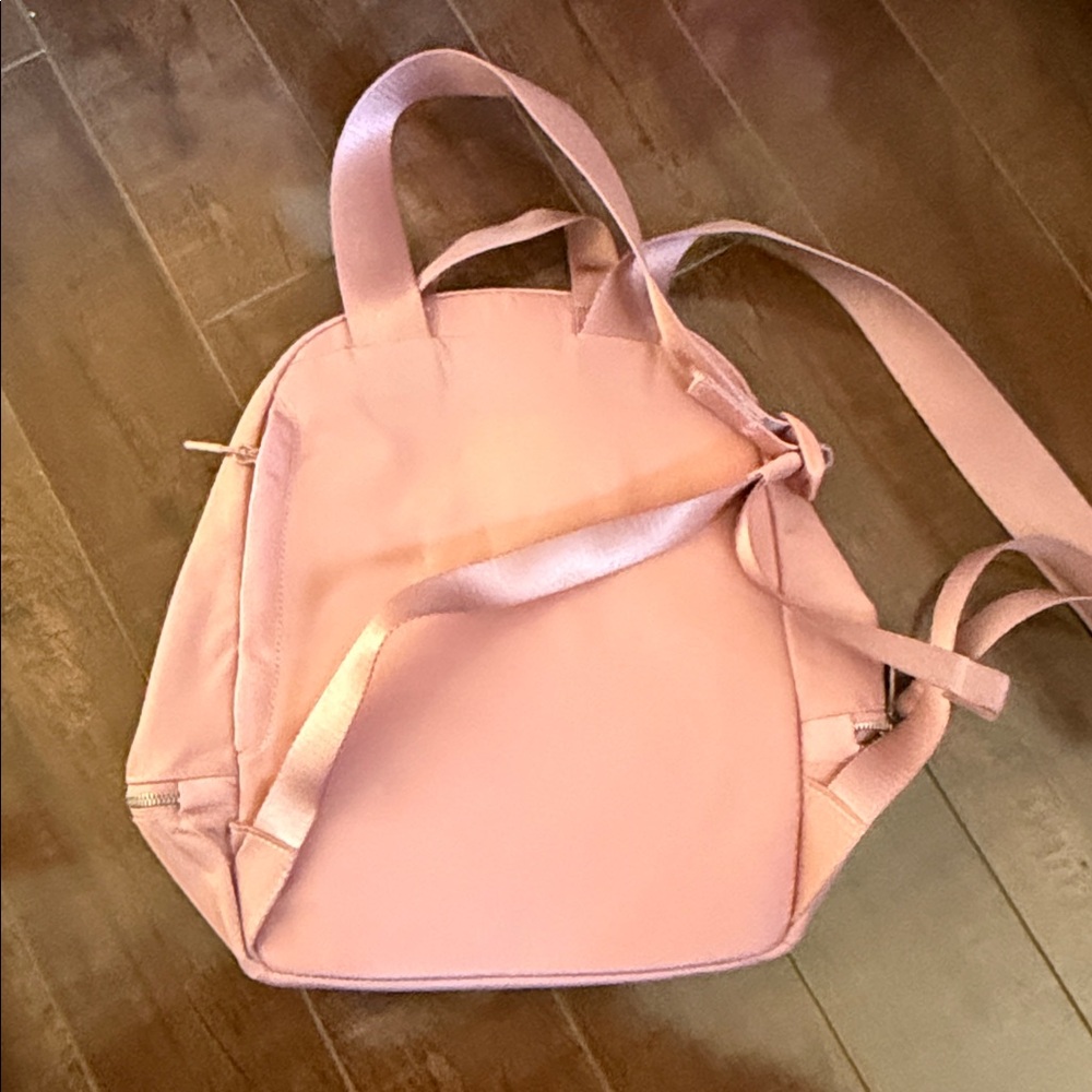 lululemon backpack - Picture 2 of 3